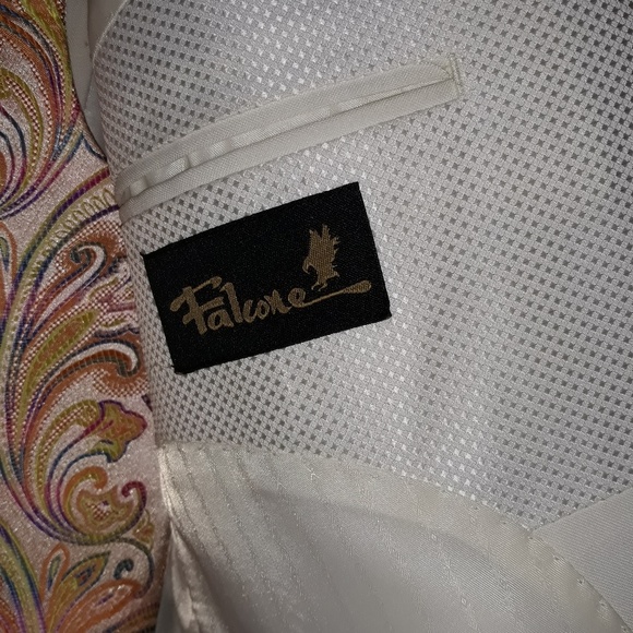 Cream 3 Button Single Breasted Tuxedo - Picture 4 of 5